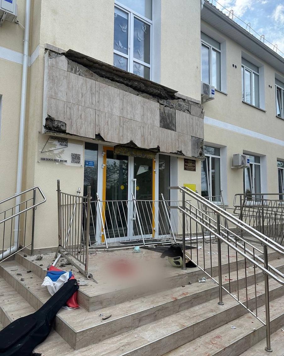 Больница вместо эффектных фото перед выпускным: подробности обрушения балкона в севастопольской школе