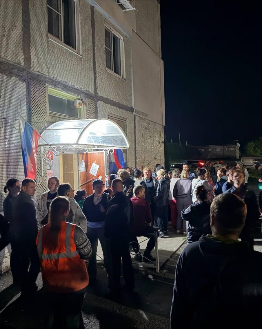 В Тульской области второй день ищут пропавшую трехлётнюю девочку. По версии следствия, девочка каталась на беговеле недалеко от дома. Мать на мгновение отвлеклась – и ребёнка не стало