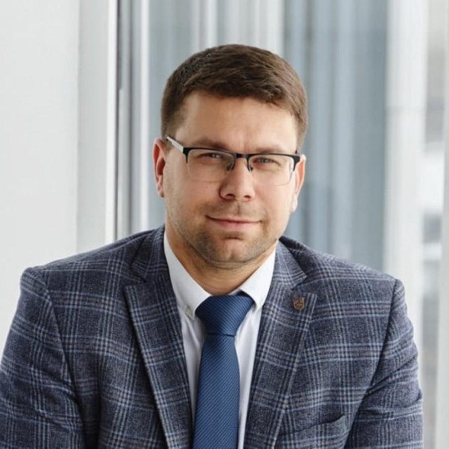 Обвинённого во взяточничестве экс-мэра Белгорода Иванова перевели под домашний арест. Кроме того, ему вменялось превышение должностных полномочий. Ранее Иванов получил 10 лет строгого режима и штраф 11,3 млн рублей