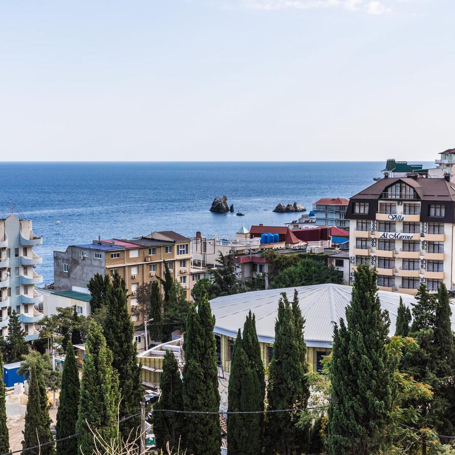 В Крыму рассказали, насколько хватит запасов воды в хранилищах региона. Власти полуострова заявили, что несмотря на водную блокаду Крыма со стороны Украины и разрушение Каховской ГЭС запасов воды в регионе хватит на 400 дней