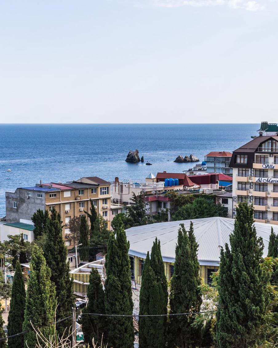 В Крыму рассказали, насколько хватит запасов воды в хранилищах региона. Власти полуострова заявили, что несмотря на водную блокаду Крыма со стороны Украины и разрушение Каховской ГЭС запасов воды в регионе хватит на 400 дней