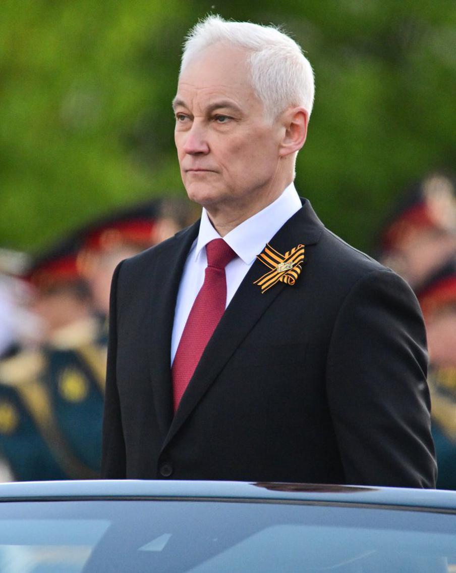 Министр обороны РФ Белоусов проинспектировал группировку "Восток" в зоне СВО. Министерство обороны Российской Федерации сообщило, что Министр обороны Андрей Белоусов посетил группировку "Восток" и провёл совещание на одном из её пунктов управления