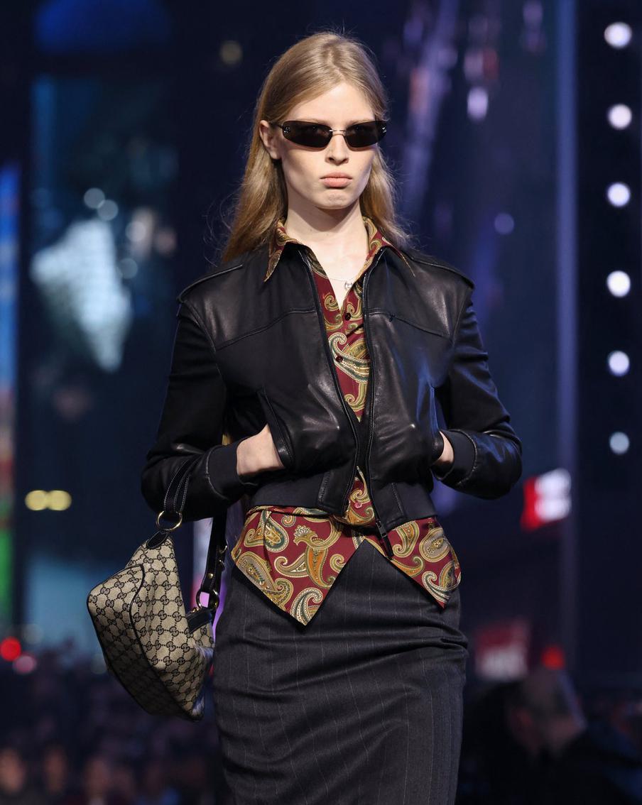 Очки без оправы на показе Gucci.
