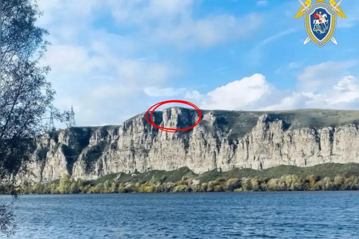 Упала со скалы, попали под поезд: селфи в экстремальных условиях приводят к смерти