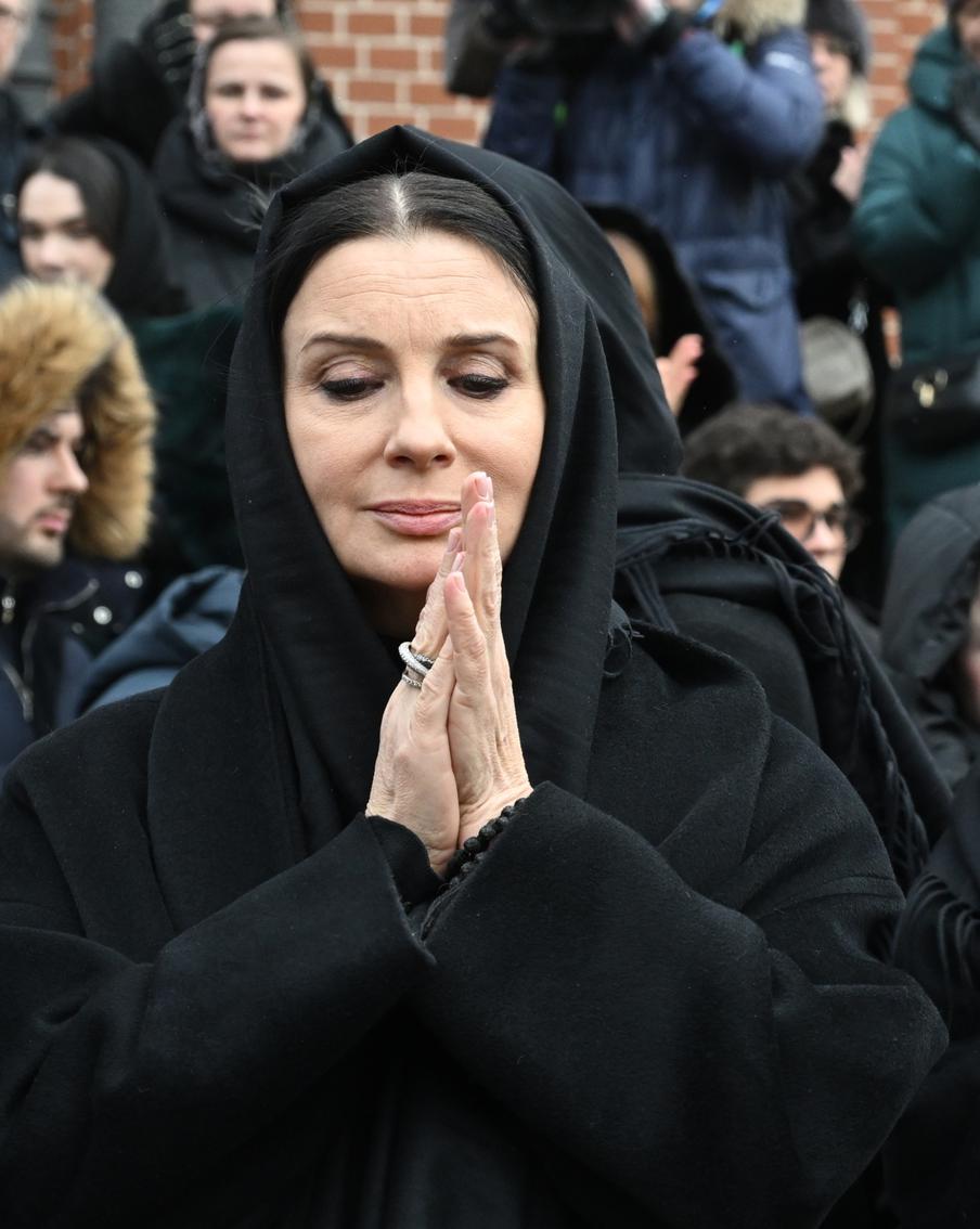 "Не нашли ничего достойного": Екатерина Стриженова объяснила отсутствие монумента у Олега Стриженова