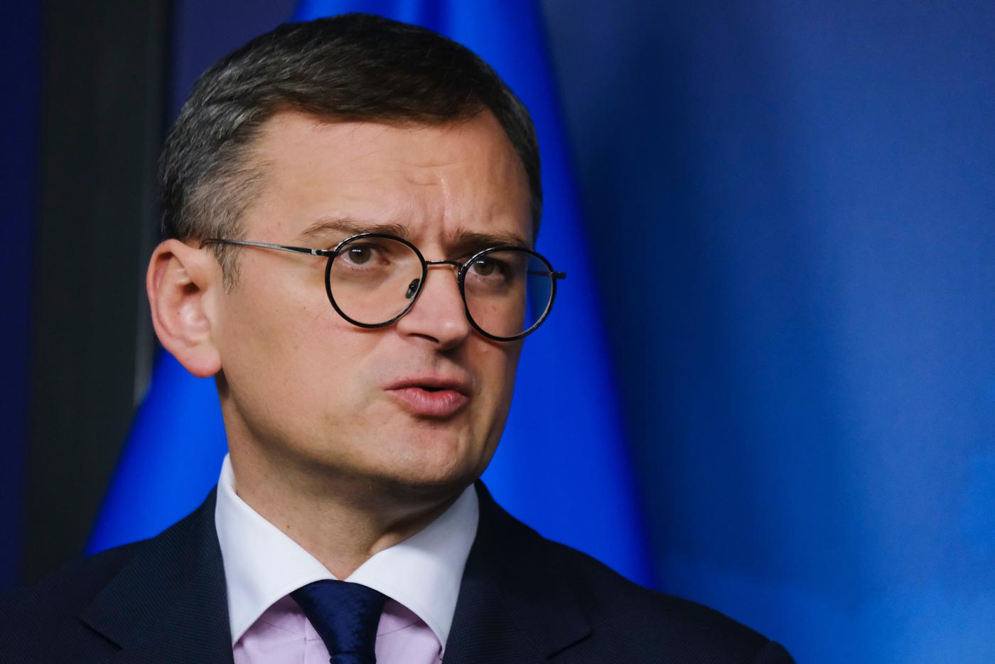 Экс-глава МИД Украины Кулеба призвал жителей Киева временно покинуть город
