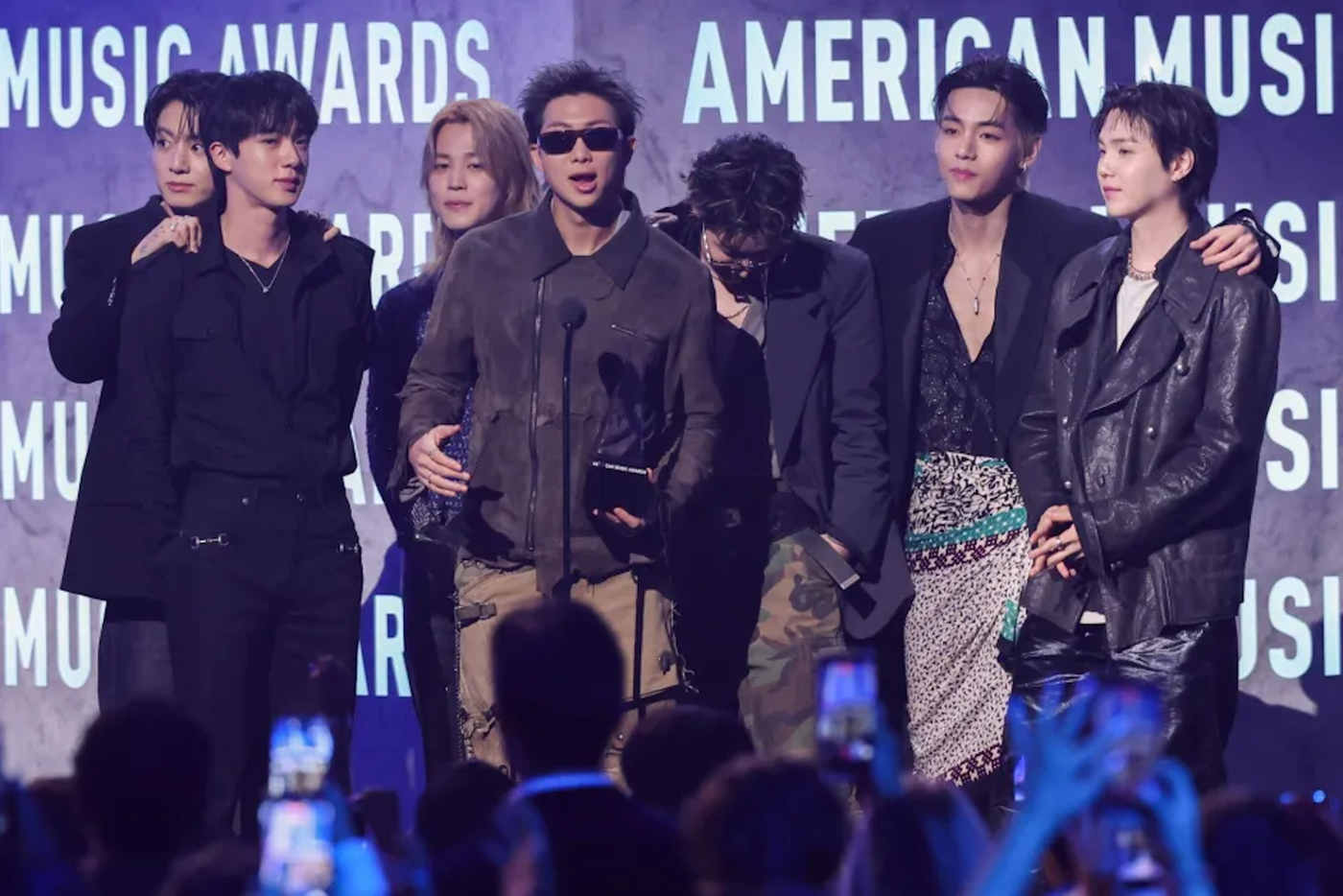 "Они сделали это!": группа BTS совершила сенсацию на American Music Awards 2026