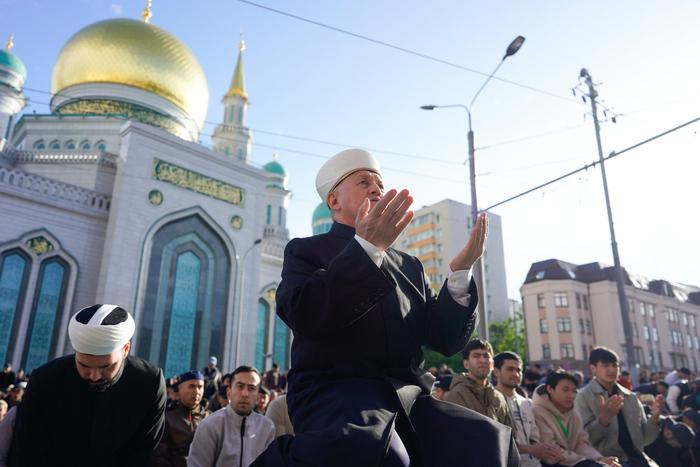 200 000 человек на молитву: где в Москве отмечают Курбан-байрам, неизвестные факты