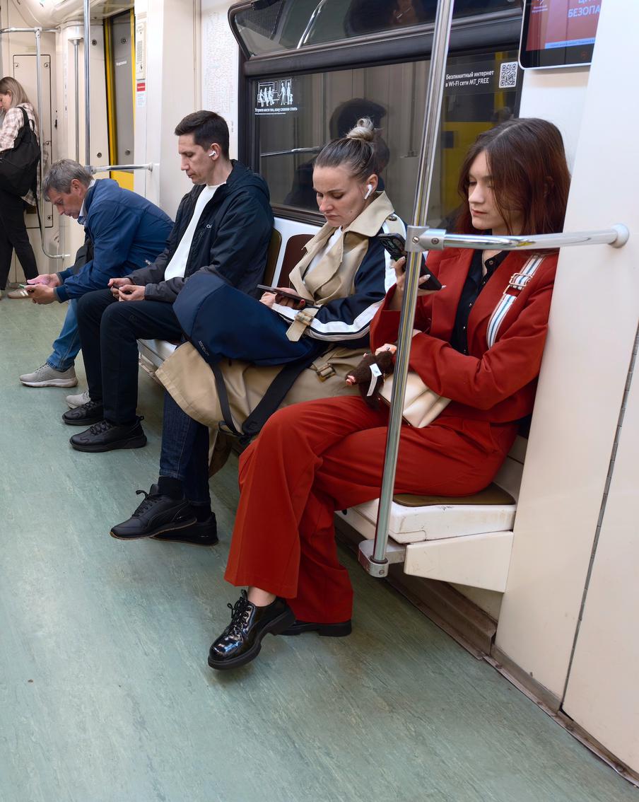 Эксперты выяснили, что смотрят москвичи по дороге на работу и учёбу