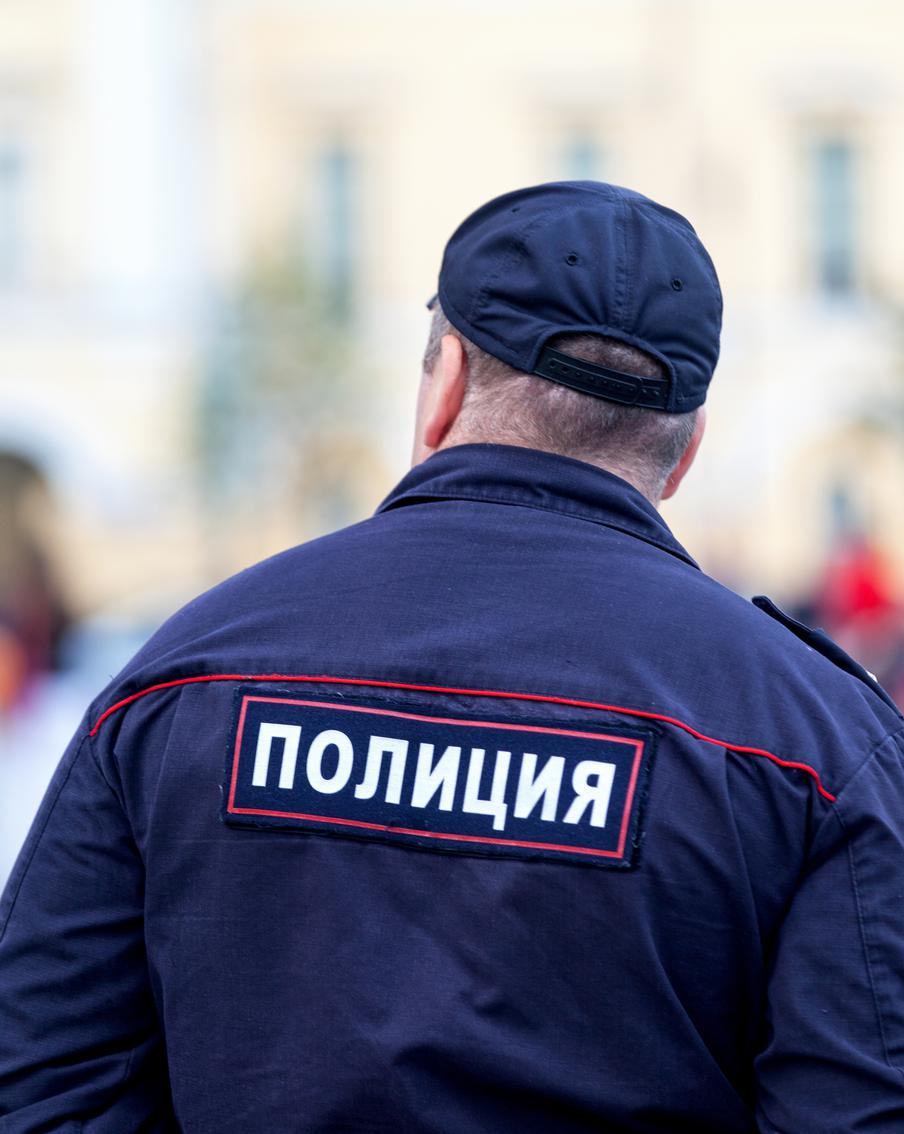 Общественная палата призвала бороться с фальшивыми ветеранами СВО. В России зафиксировали резкий рост числа псевдопатриотических организаций, которые пытаются нажиться на теме спецоперации. Эксперты и общественники начали масштабную кампанию против мошенников в военной форме