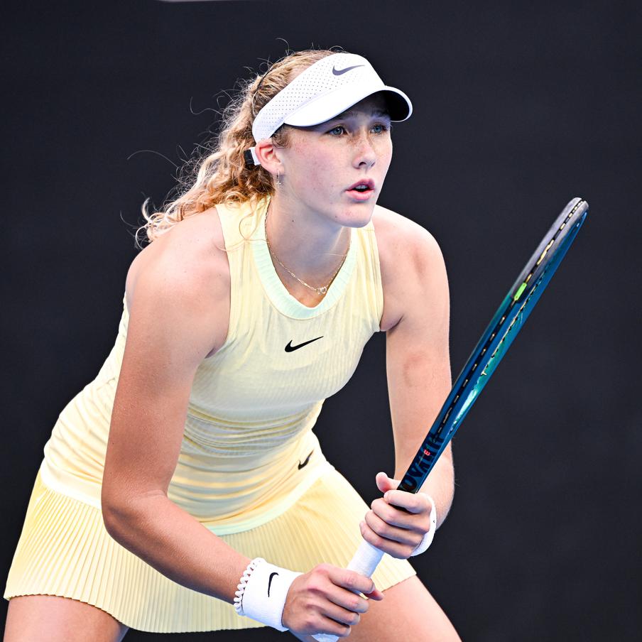 Российская теннисистка Мирра Андреева вышла в третий круг турнира Roland Garros. Первая ракетка России продемонстрировала характер на грунтовых кортах Парижа, переломив ход неудачно складывавшегося поединка. Восьмая сеяная соревнований Roland Garros доказала статус фаворита в матче против представительницы Испании
