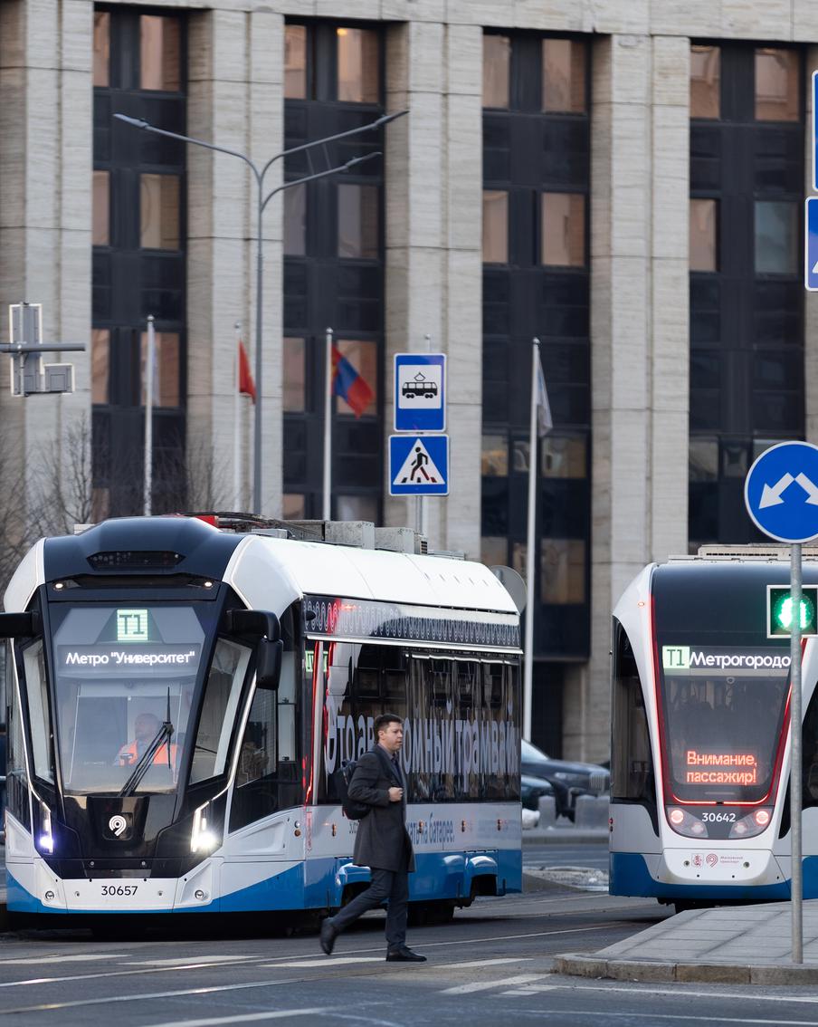 Развитие наземного транспорта в Москве: новые маршруты, выделенные полосы и электробусы