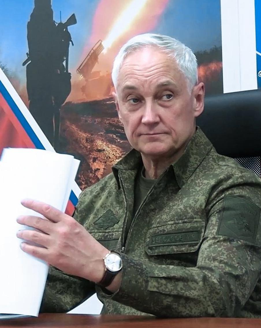 Белоусов направил праздничное поздравление личному составу автомобильных войск. 29 мая в Вооружённых силах Российской Федерации отмечается День военного автомобилиста. Министр обороны России отметил весомый вклад военнослужащих в обеспечение боевых подразделений. Он подписал официальный праздничный приказ для всех причастных к этой дате