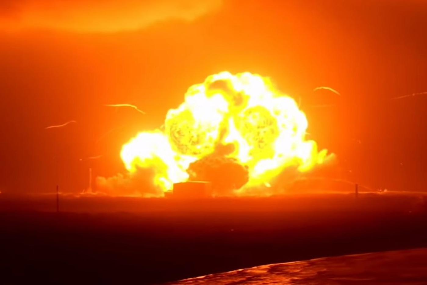 Ракета от Blue Origin взорвалась во время испытаний на стартовой площадке