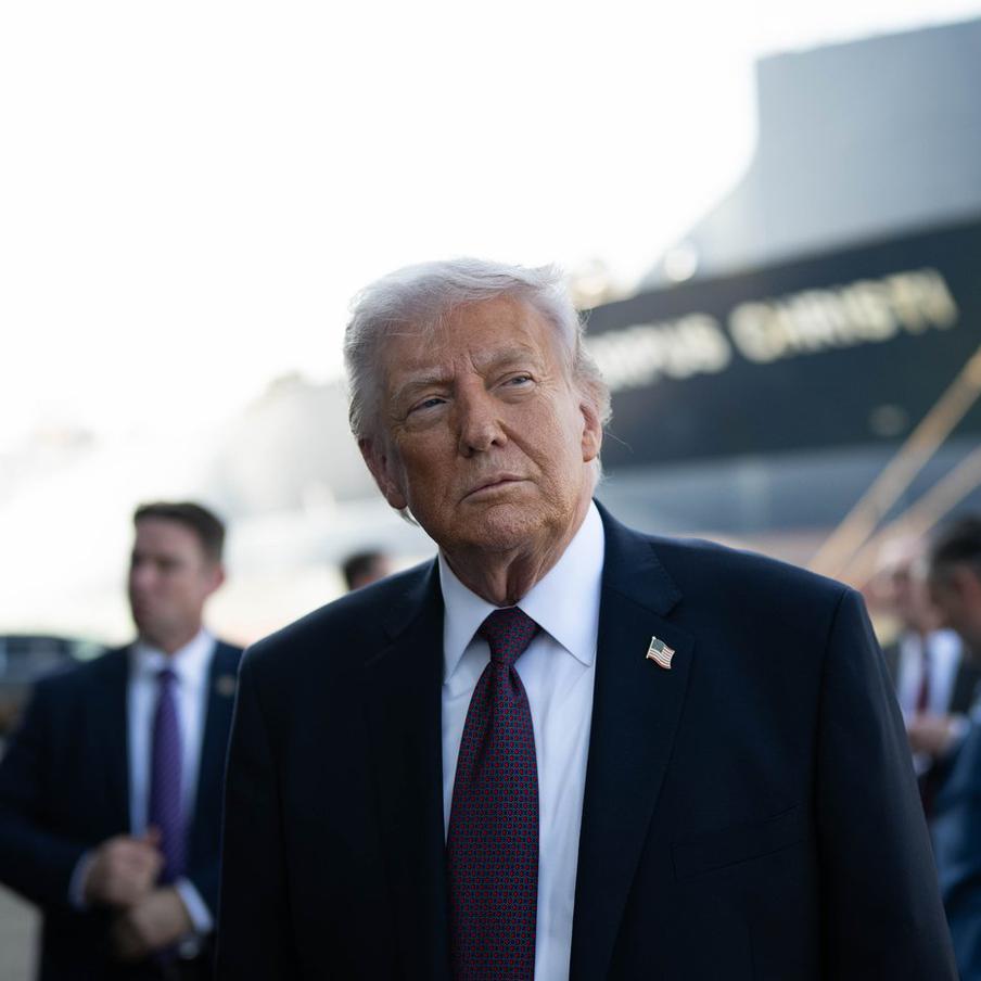 В Белом доме рассказали об актуальном состоянии здоровья Дональда Трампа. Американские врачи признали президента США годным для дальнейшего исполнения своих обязанностей на посту главы государства. Это стало известно по итогам последнего медосвидетельствования политика