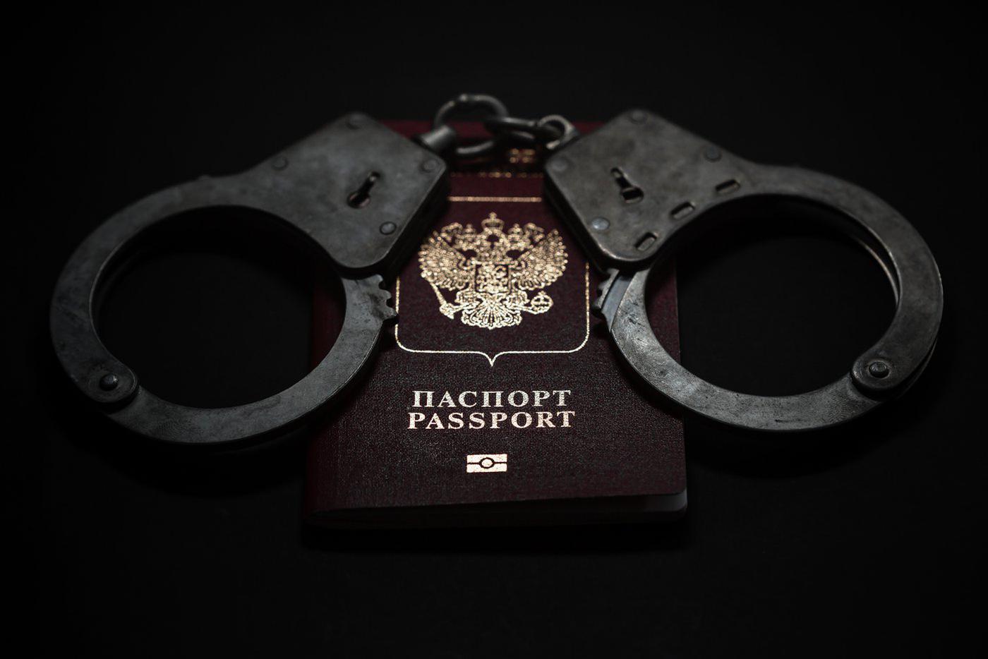 В Москве арестовали целовавшегося со школьницей баристу-педофила