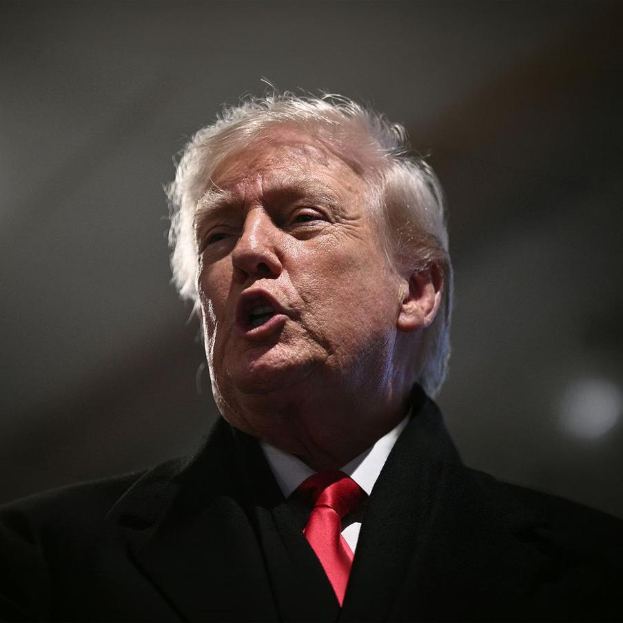 Axios: Трамп разразился нецензурной бранью во время разговора с Нетаньяху. По данным портала Axios, в ходе телефонного разговора с премьер-министром Израиля Биньямином Нетаньяху президент США Дональд Трамп позволил себе ненормативную лексику. В публикации утверждается, что Трамп назвал премьер-министра "безумным" и обвинил его в неблагодарности