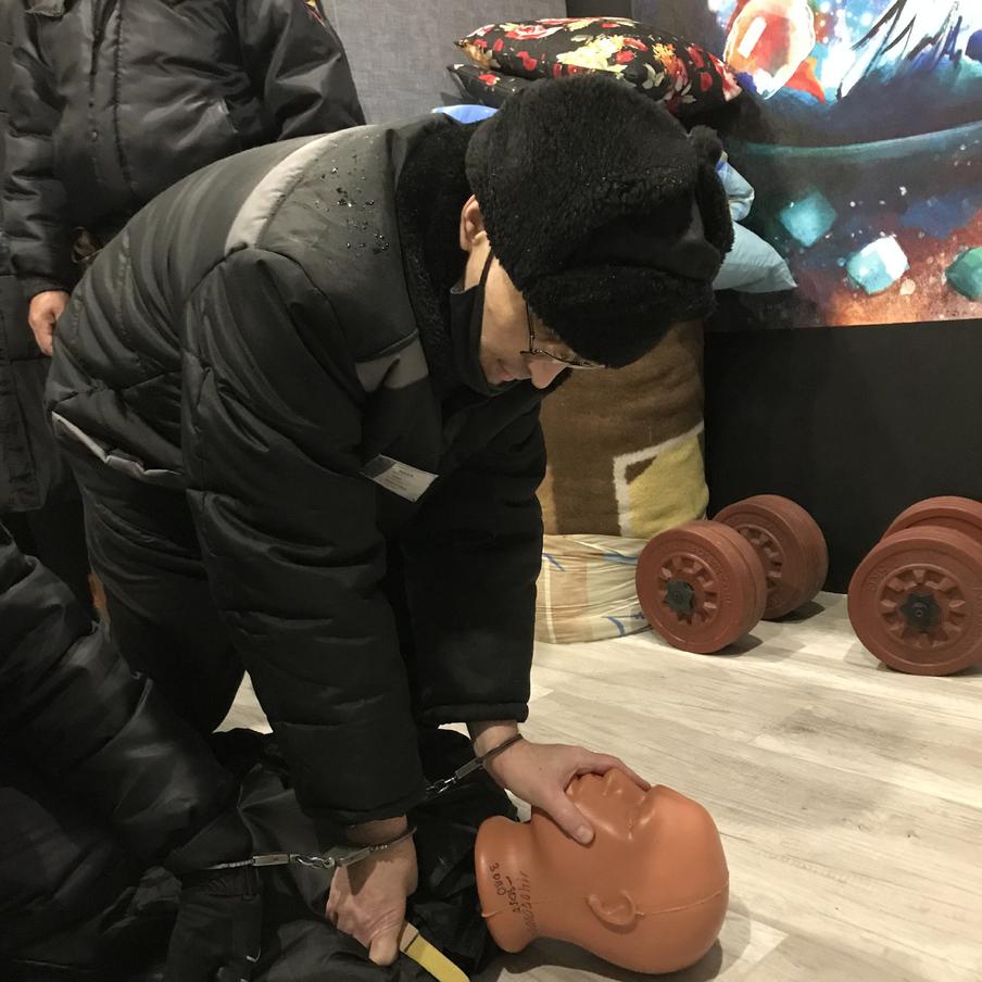 Суд отказал "тольяттинскому потрошителю" Рылькову в иске на миллион рублей. Пожизненно осуждённый серийный убийца Олег Рыльков, известный как "тольяттинский потрошитель", подал иск к ФСИН на миллион рублей. Маньяк потребовал компенсацию за изъятые у него вещи – будильник, электробритву и авторучки, однако суд предсказуемо отказал преступнику