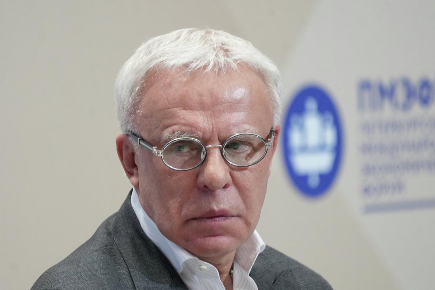 Фетисов назвал циничными действия Исинбаевой за её решение остаться в МОК
