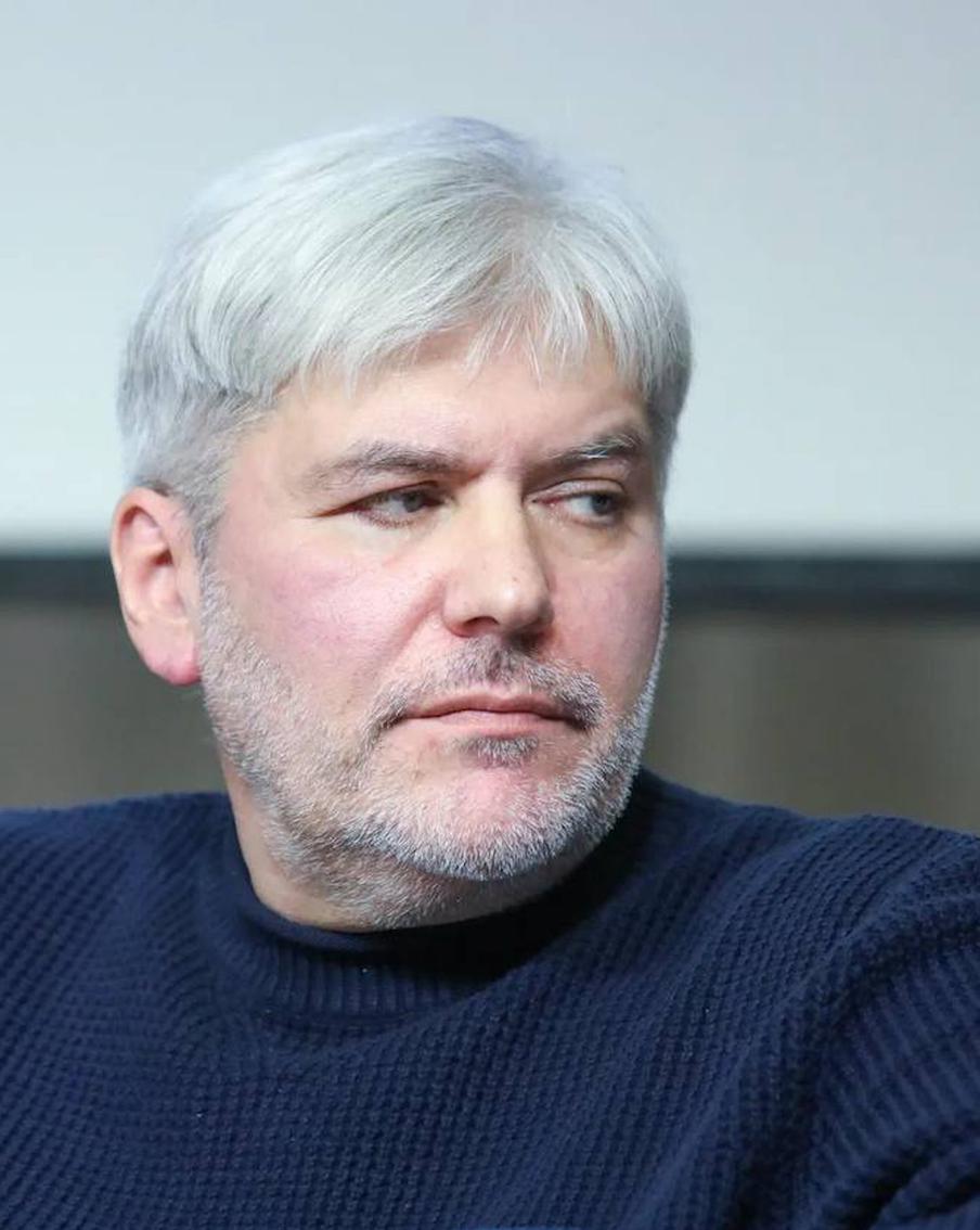 "Из робота никогда не получится Достоевского": Водолазкин поговорил про опасность ИИ и экранизацию "Лавра"