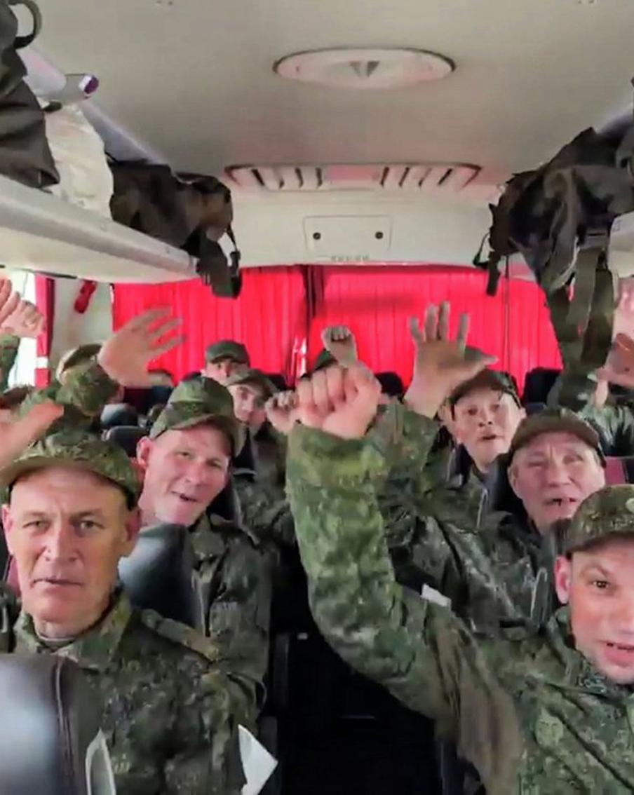 Россия вернула 185 военнопленных в рамках очередного обмена с Украиной. Обмен прошёл при посредничестве ОАЭ. Все освобождённые бойцы сейчас находятся в Белоруссии, где с ними работает уполномоченный по правам человека в России Яна Лантратова