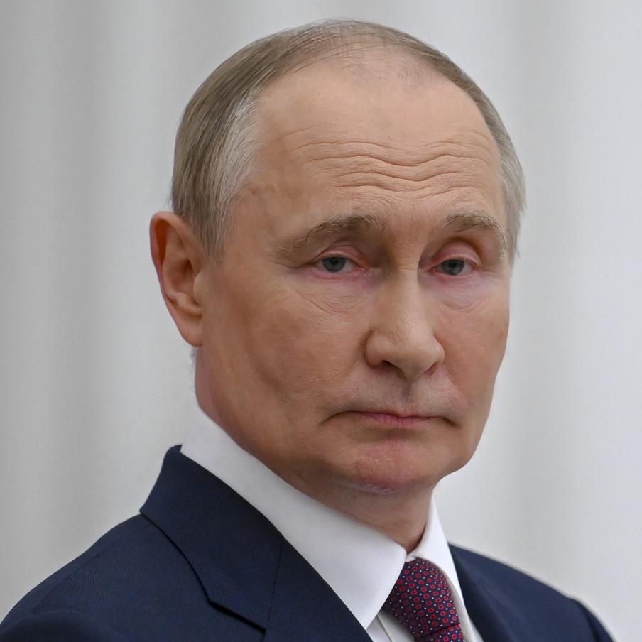 Путин рассказал подробности атаки ВСУ на свою резиденцию на Валдае. Российский президент поделился деталями предпринятой украинскими военными террористической атаки на резиденцию главы государства на Валдае