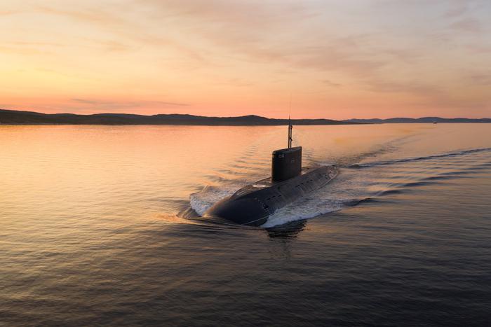 ВМС Британии потратили треть года на слежку за подлодками России