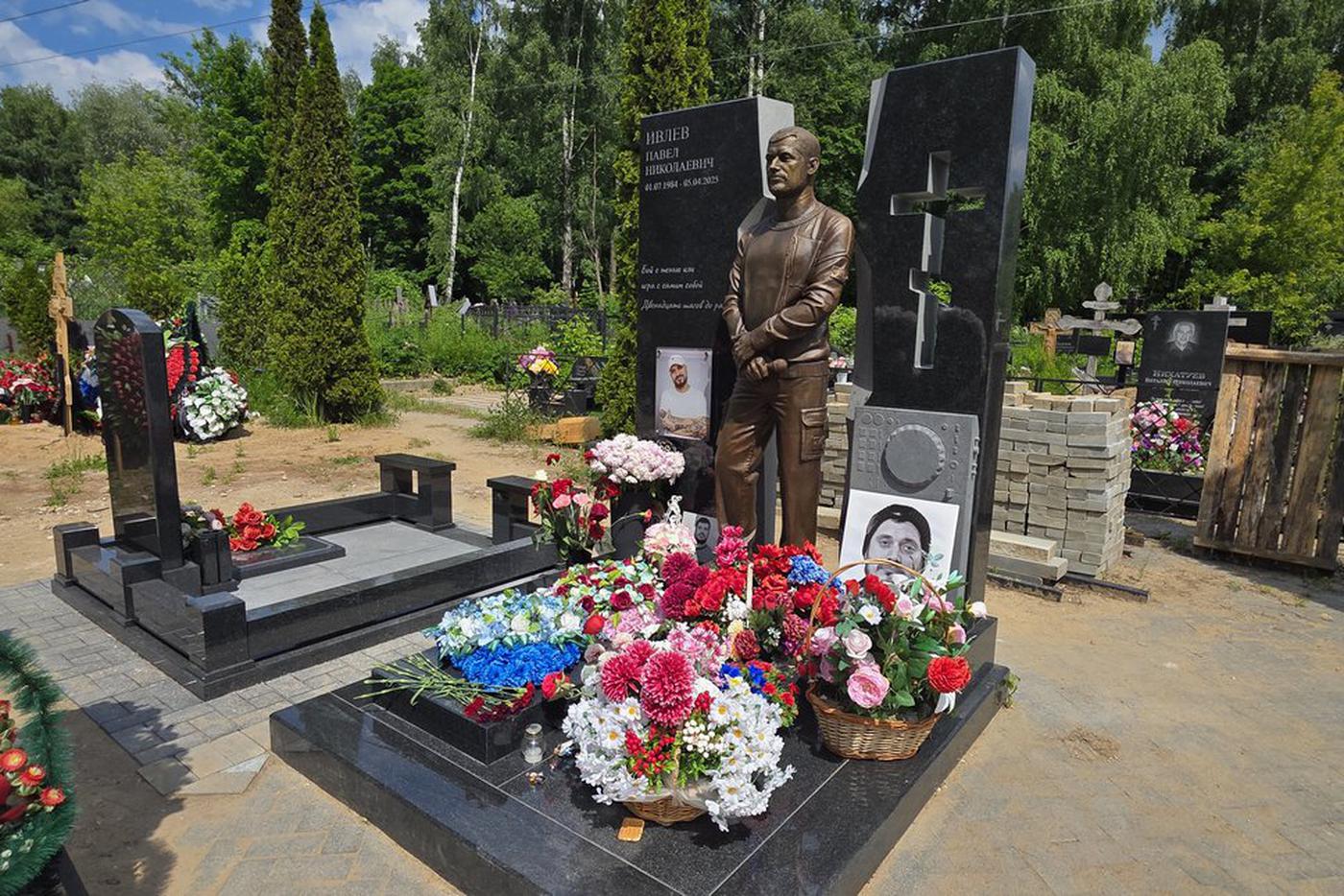 Могила Паши Техника на Троекуровском кладбище столицы.