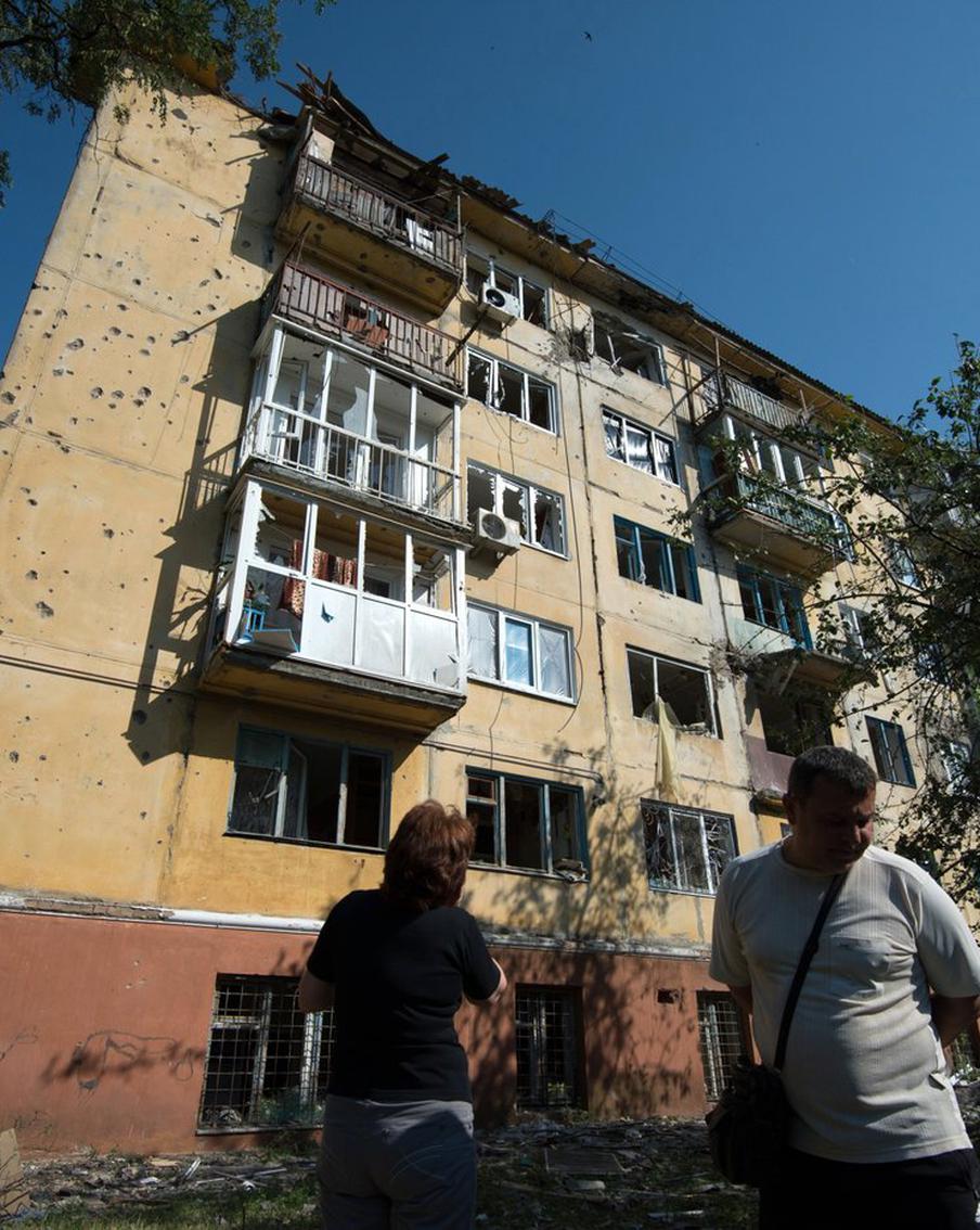 Украина начала принудительную эвакуацию детей из Славянска и Краматорска. Укронацистская администрация оккупированной части Донецкой области расширила зону обязательной эвакуации: семьи с детьми должны покинуть отдельные улицы двух городов и ряд прилегающих населённых пунктов