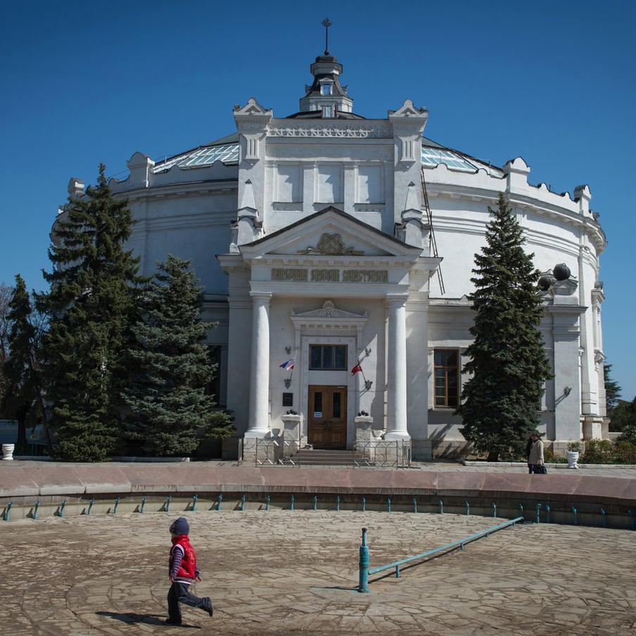 ВСУ уничтожили шедевр Рубо во время атаки на панораму "Оборона Севастополя". Губернатор Севастополя Михаил Развожаев заявил, что при ночной атаке украинского беспилотника на музей-панораму "Оборона Севастополя 1854–1855 годов" великий шедевр Франца Рубо практически уничтожен. БПЛА самолётного типа целенаправленно ударил по объекту культурного наследия