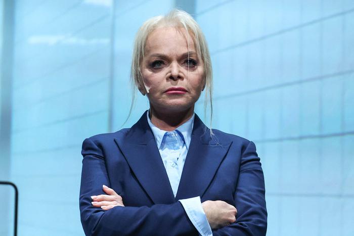 "Украли все сбережения": Лариса Долина озвучила точную сумму своих требований к мошенникам