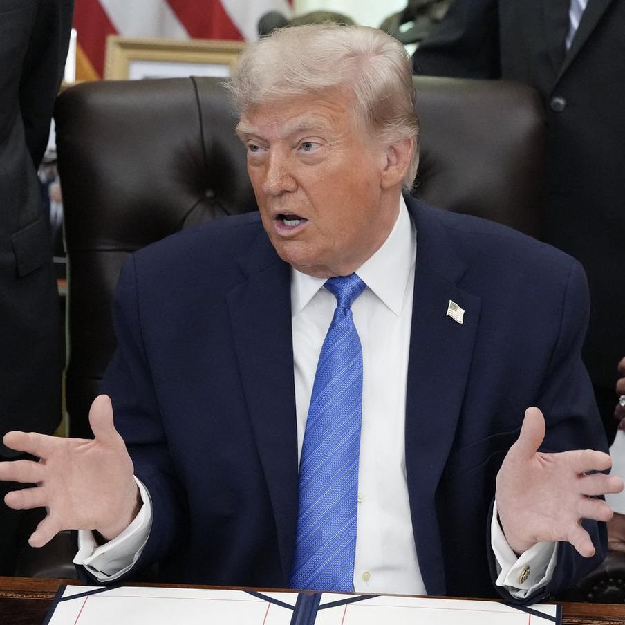 Стала известна тема переговоров руководства Евросоюза с Трампом на саммите G7. Руководители "евротройки" намерены добиваться от России согласия на незамедлительное прекращение огня по текущей линии боевого соприкосновения, а также на получение Украиной надёжных гарантий безопасности