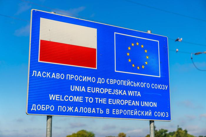 СМИ: на Украине образовались длинные очереди из желающих выехать из страны