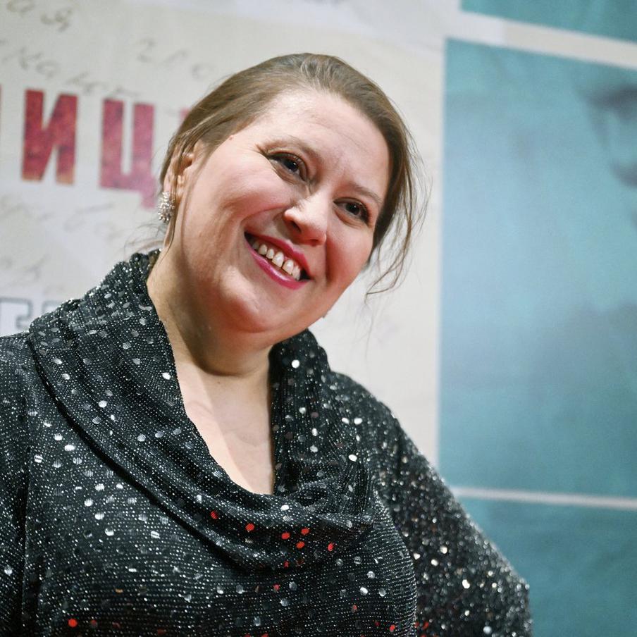 Умерла актриса из "Кухни" и "Интернов" Татьяна Плетнёва. Режиссёр Марат Никитин сообщил в социальной сети "ВКонтакте" о смерти актрисы Татьяны Плетнёвой, которая ушла из жизни 14 июня в возрасте 48 лет