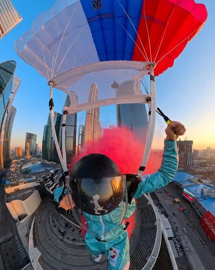 Внизу – вся Москва. За душой – ни грамма страха