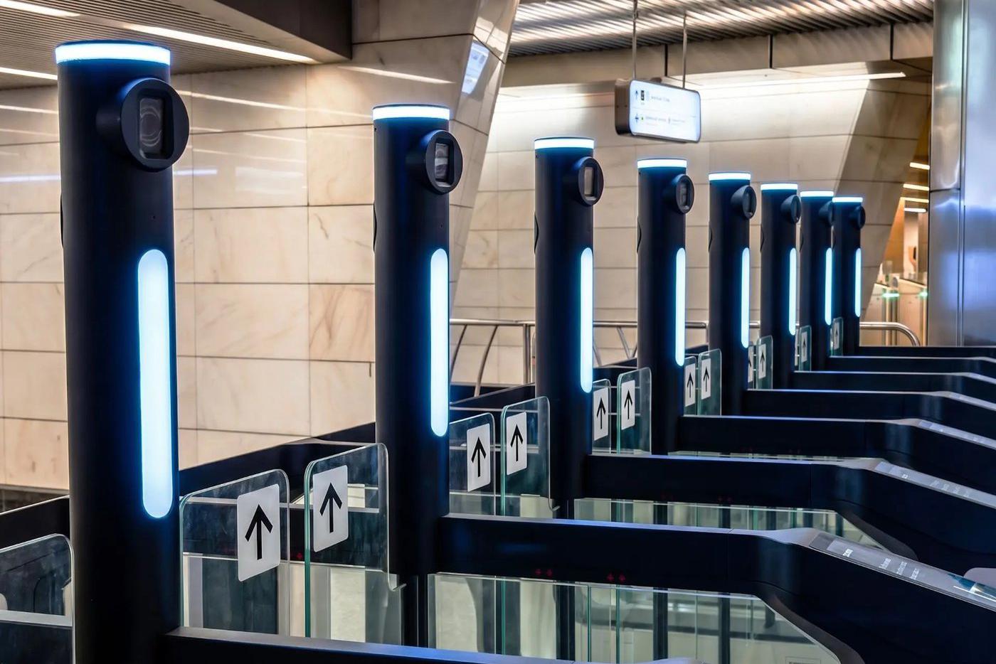 Первые турникеты столичного производства начали работать на станции метро "Деловой центр"