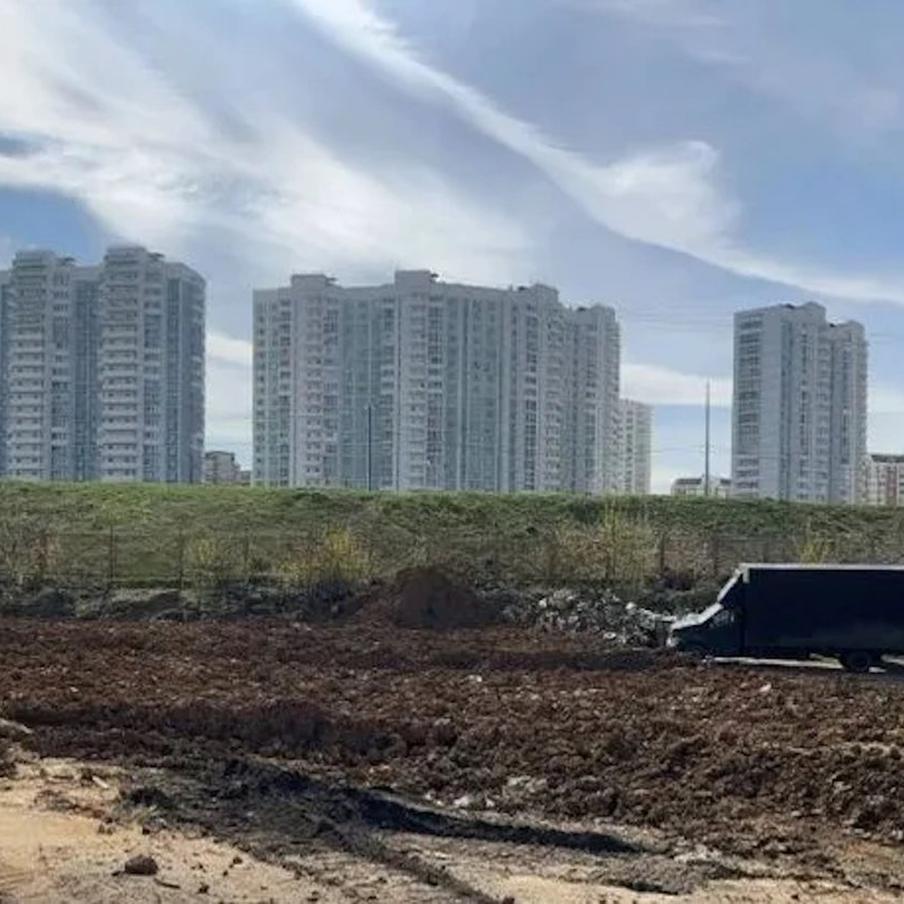 В Люберцах за полгода снесли 92 незаконных торговых объекта. По поручению губернатора Андрея Воробьёва в городском округе продолжается масштабная зачистка стихийной торговли: до конца 2026 года планируется ликвидировать ещё больше нелегальных точек