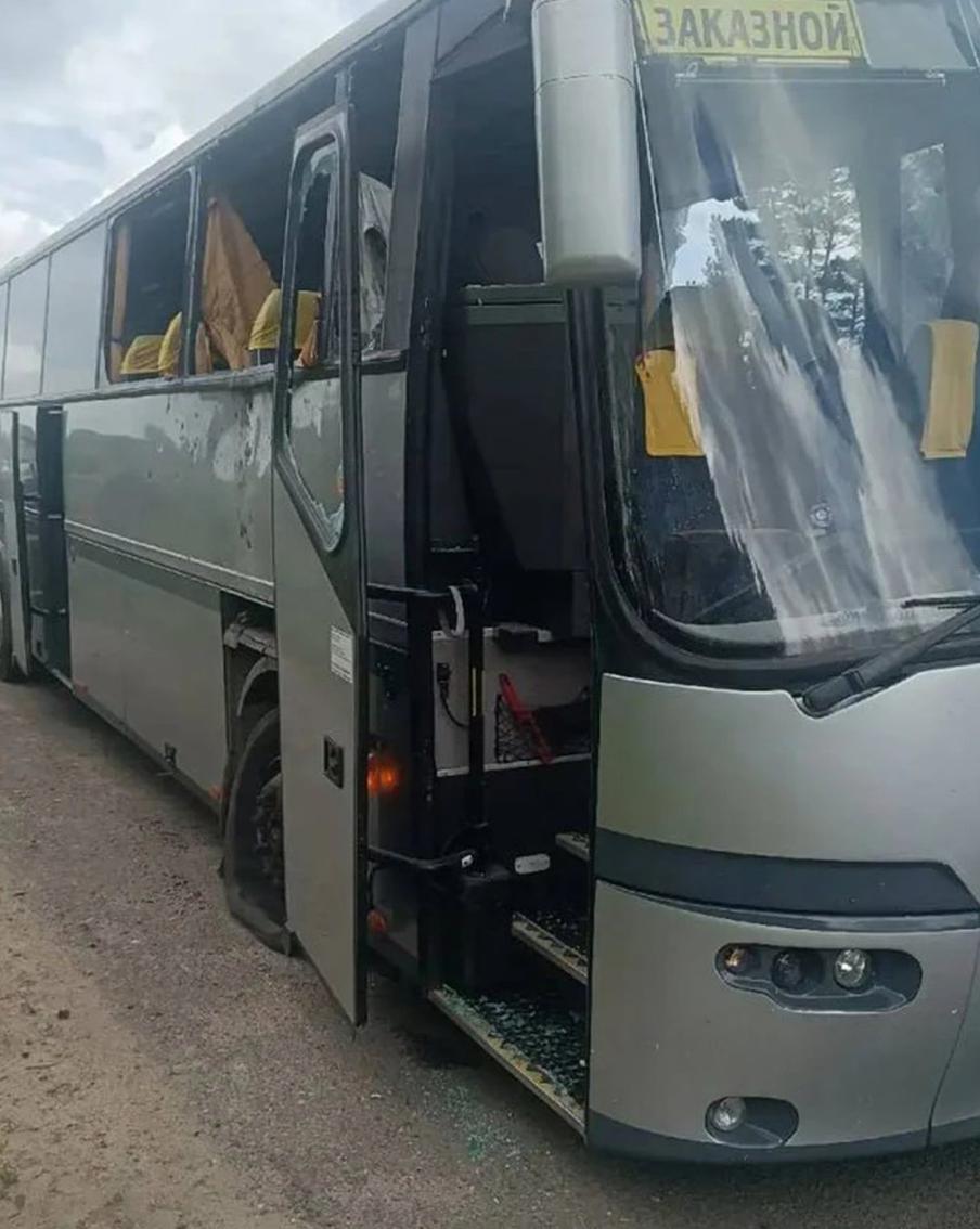 ТАСС: вопрос возвращения белорусских детей из Брянской области прорабатывается. Как сообщает ТАСС со ссылкой на начальника управления воспитательной работы Министерства образования Республики Беларусь Александра Матюшонка, дети из Белоруссии, находившиеся в автобусе, который попал под удар украинского беспилотника в Брянской области, направлялись на спортивные сборы в Геленджик