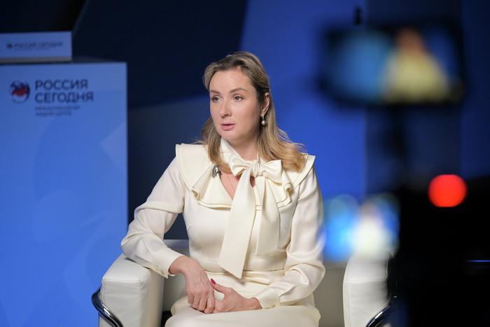 Львова-Белова: 40% социального сиротства связано с зависимостью родителей