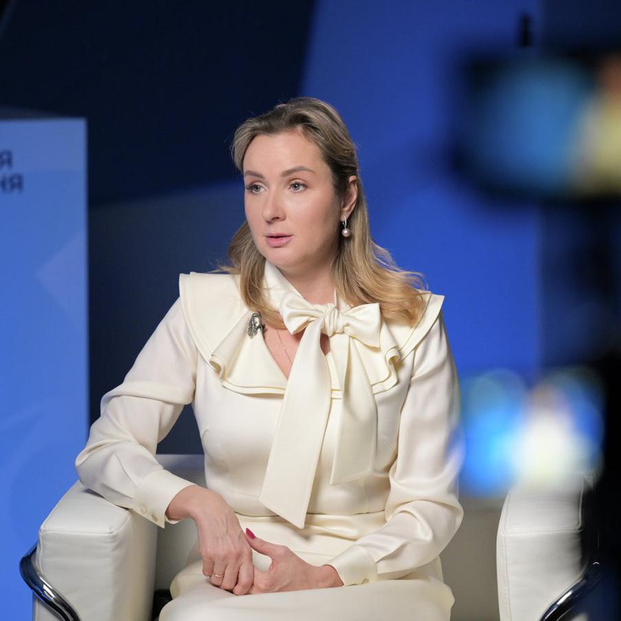 Мария Львова-Белова назвала главную причину детского сиротства в России. Уполномоченный по правам ребёнка при президенте РФ предложила регионам масштабно реформировать систему помощи семьям с зависимостями. Детский омбудсмен считает необходимым внедрить новые меры поддержки: от анонимных визитов к наркологу до мобильных бригад медиков