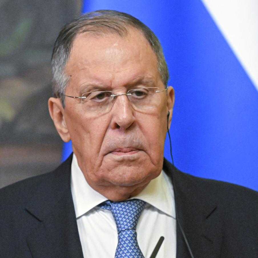 Лавров предупредил о ядерной войне в случае конфликта России и НАТО. В своей статье глава МИД обращает внимание на то, что под прикрытием идеи "стратегической автономии" в Европе наращиваются военные потенциалы, в том числе в ядерной области