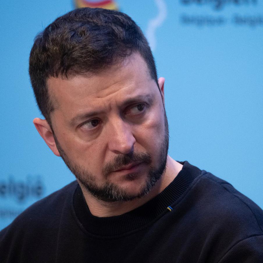 Власти Польши оставили Владимира Зеленского без крупной госнаграды. Польский президент Кароль Навроцкий всё-таки принял решение об отзыве ордена "Белого орла" у украинского коллеги. Это произошло в результате дипломатического конфликта между Киевом и Варшавой