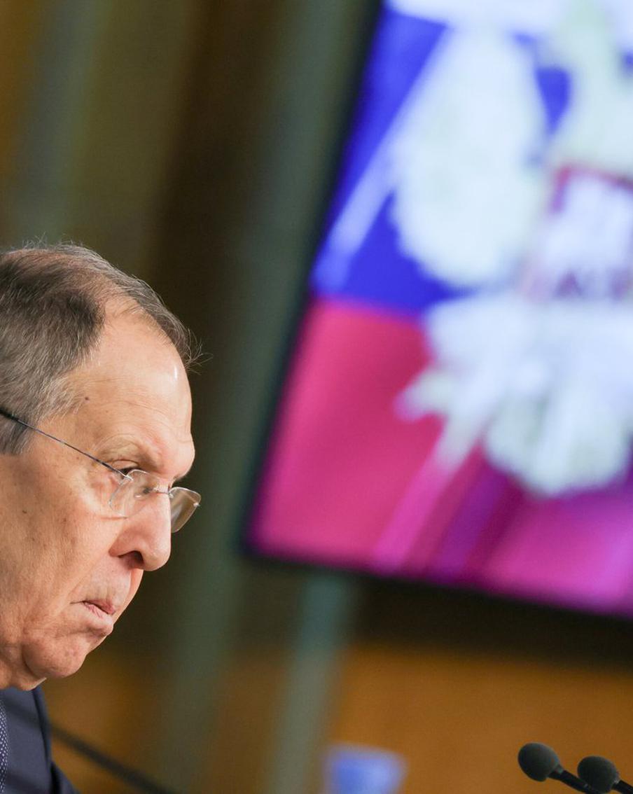 Лавров пообещал расплату НАТО за атаки на Москву. Министр иностранных дел России Сергей Лавров сделал серьёзное предупреждение в адрес западных стран в связи с атаками украинских военных на Москву. Как сообщает издание Daily Express, глава российского внешнеполитического ведомства указал на опасность утраты контроля над текущей ситуацией и её возможного перерастания в глобальный ядерный конфликт