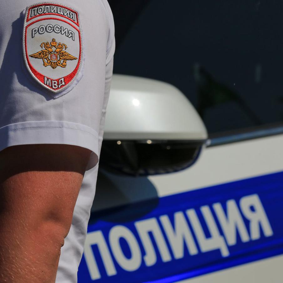 В Орске пьяный пассажир воткнул таксисту отвёртку в шею. В городе Орске был задержан 32-летний мужчина, который ударил водителя такси отвёрткой в область шеи, сообщили в региональном управлении Следственного комитета Российской Федерации