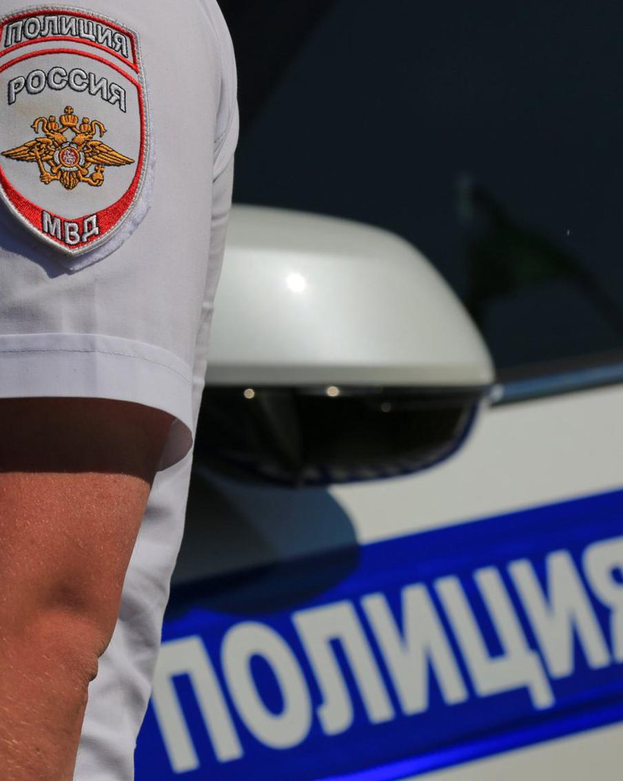 В Орске пьяный пассажир воткнул таксисту отвёртку в шею. В городе Орске был задержан 32-летний мужчина, который ударил водителя такси отвёрткой в область шеи, сообщили в региональном управлении Следственного комитета Российской Федерации