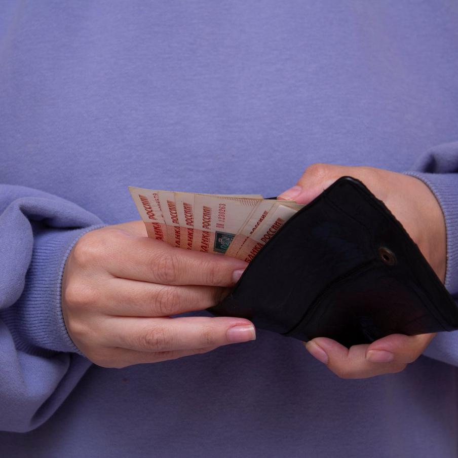Госдума приняла закон об ипотечных каникулах для семей с детьми. Государственная Дума приняла изменения в закон "О потребительском кредите (займе)". Теперь ипотечные заёмщики могут взять льготный период до 18 месяцев при рождении или усыновлении второго и последующих детей. Эта мера направлена на повышение рождаемости и снижение рисков невозврата долга