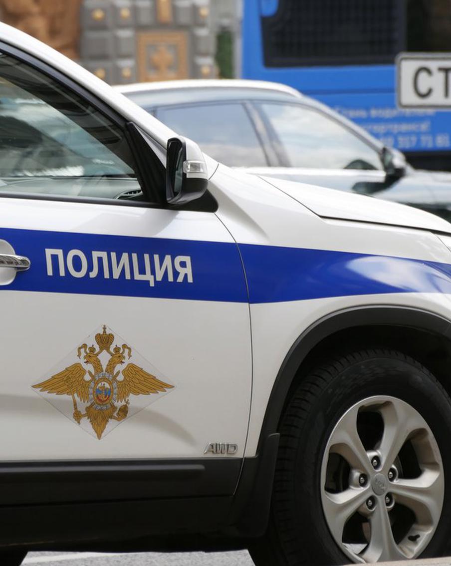 Брат убил и расчленил сестру в квартире на востоке Москвы. В Москве задержан мужчина, который подозревается в убийстве своей сестры. Он успел не только лишить её жизни, но и расчленить тело, после чего разложить его по пакетам. Подробности этого ужасного преступления сообщили в столичном ГСУ СК и прокуратуре