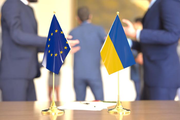 Сколько российских денег Запад передал Украине