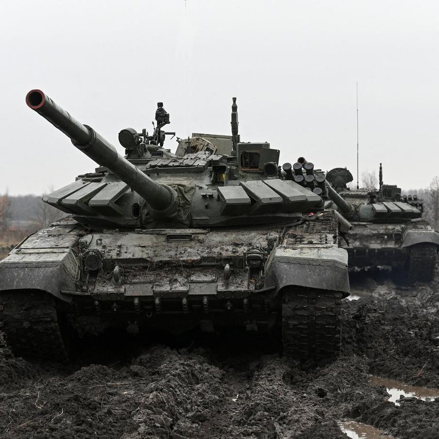 ВС РФ уничтожили на окраине Константиновки пункты дислокации ВСУ. Артиллеристы "Южной" группировки войск России нанесли удар по двум пунктам временной дислокации Вооружённых сил Украины, уничтожив живую силу противника. Также были уничтожены автомобиль и два квадроцикла на Константиновском направлении