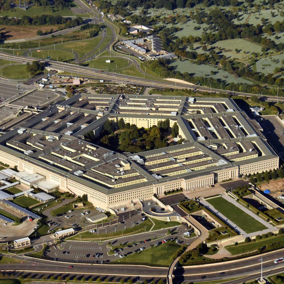 США могли по ошибке ударить по школе в ходе операции в Иране. Американская разведка, предположительно, передала военным недостоверные данные, из-за которых в первый день боевых действий в Иране армия США ударила по территории школы